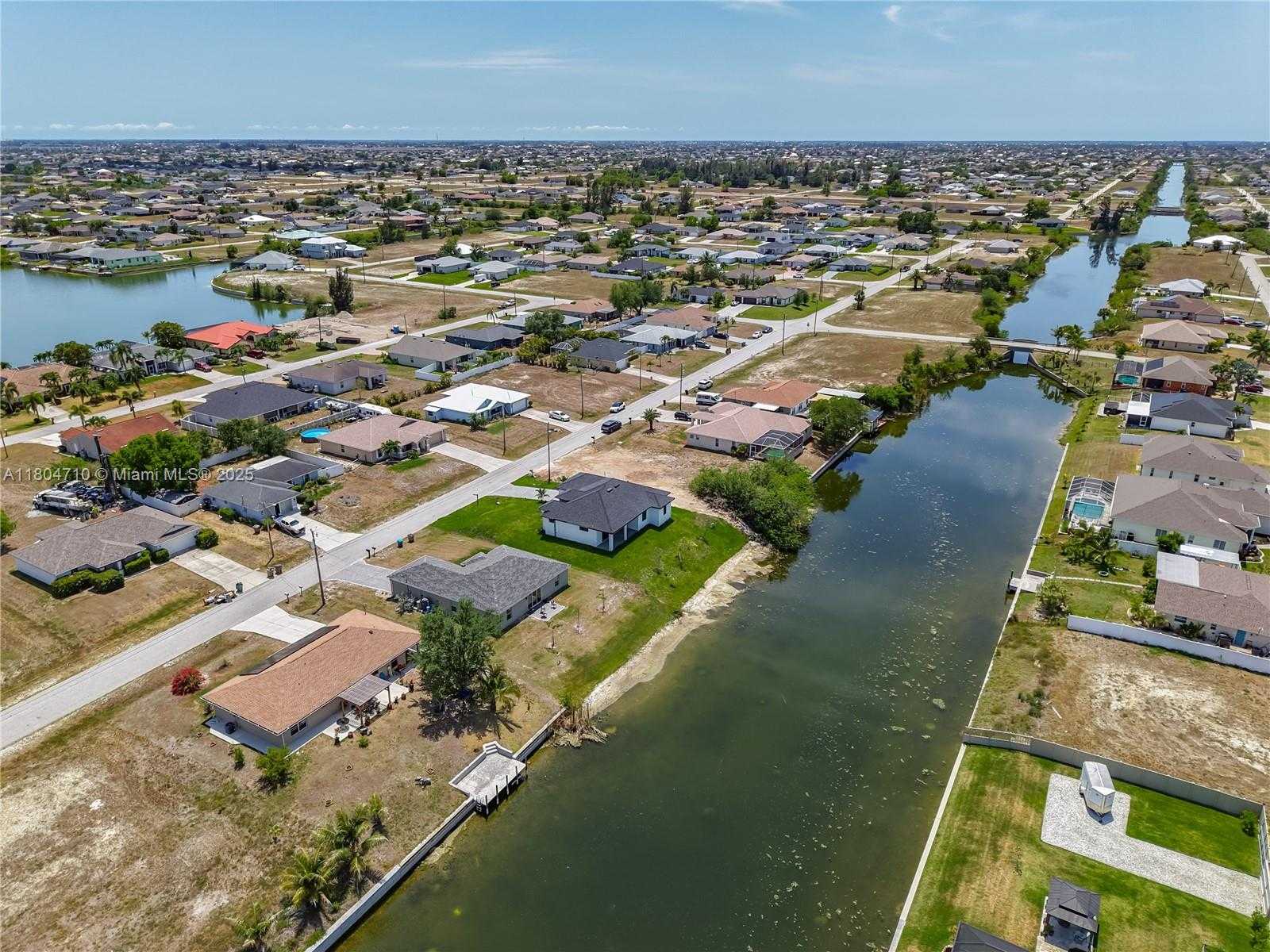 Small Image of 323 19TH TER, Cape Coral Number 75