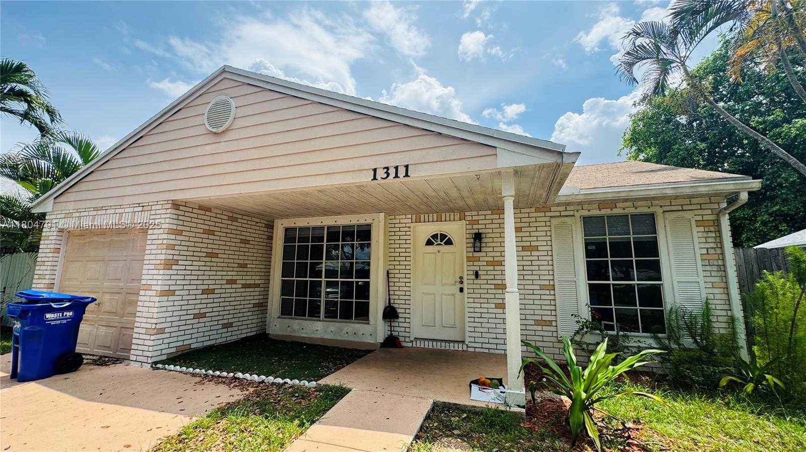 Small Image of 1311 SOUTH WEST 85TH AVE, Pembroke Pines Number 18