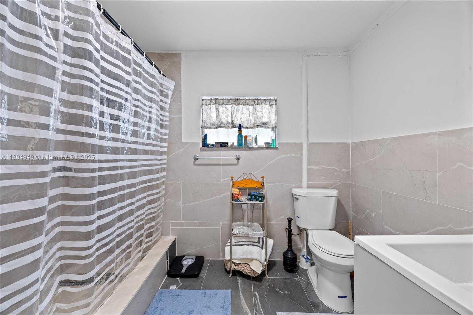 Small Image of 625 NORTH EAST 130TH ST, North Miami Number 24