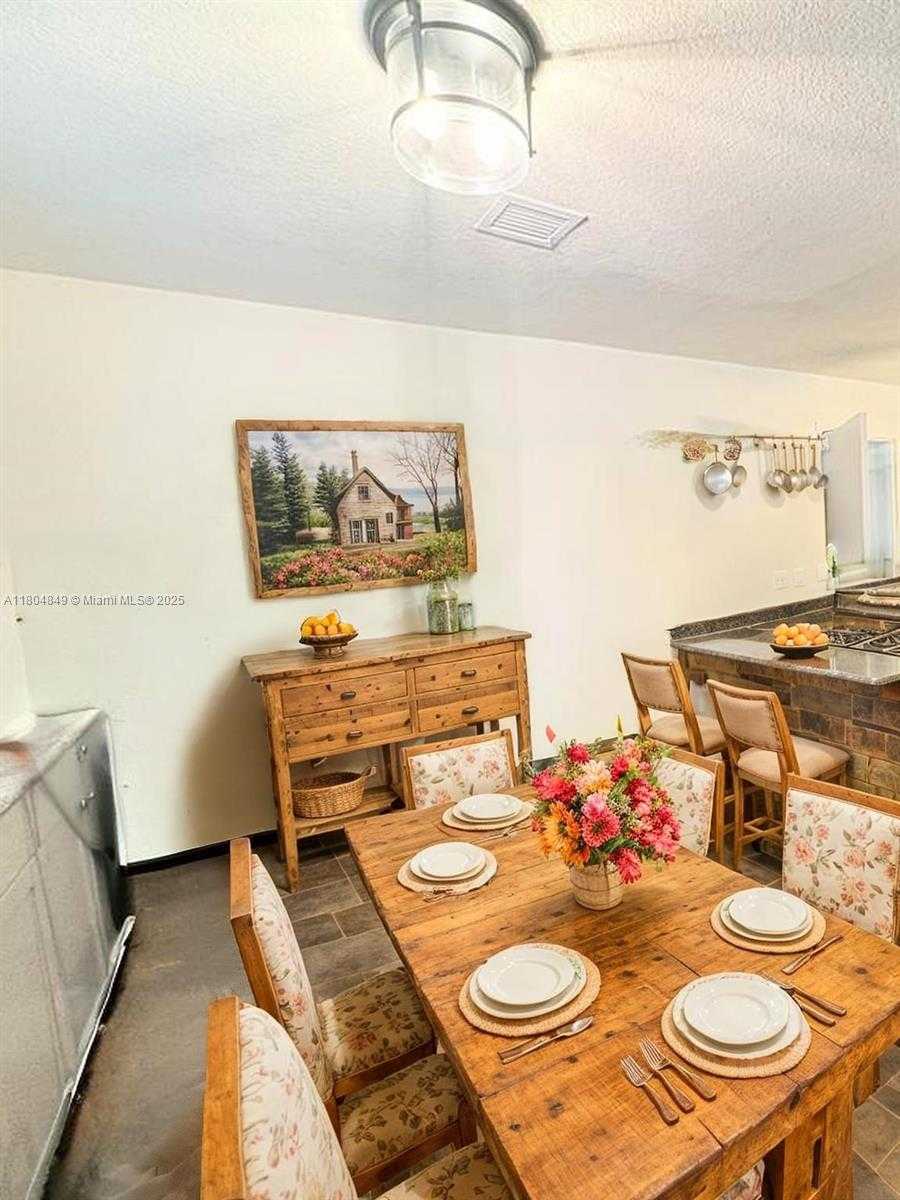 Small Image of 625 NORTH EAST 130TH ST, North Miami Number 3