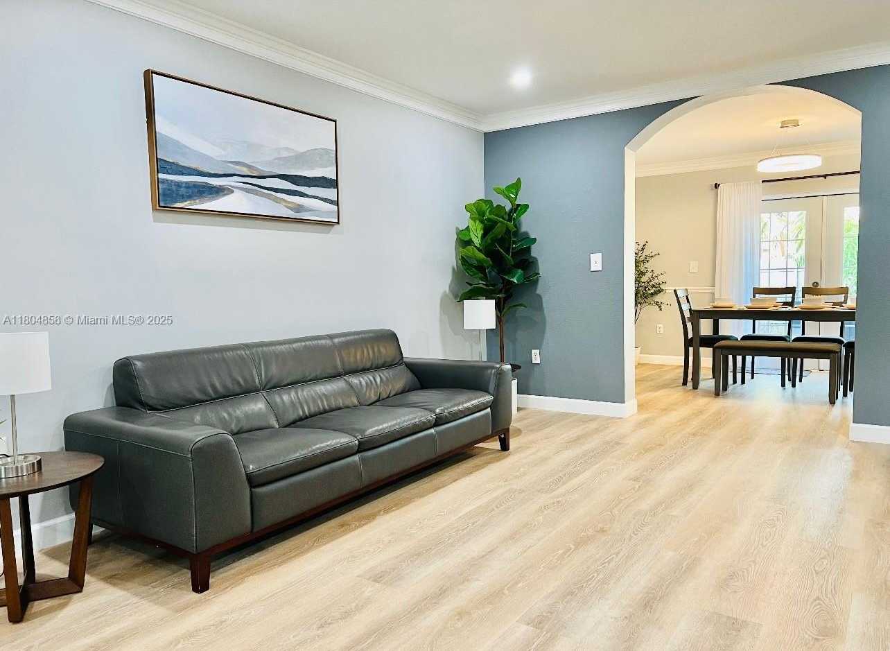 Small Image of 20501 NORTH WEST 18TH AVE, Miami Gardens Number 2