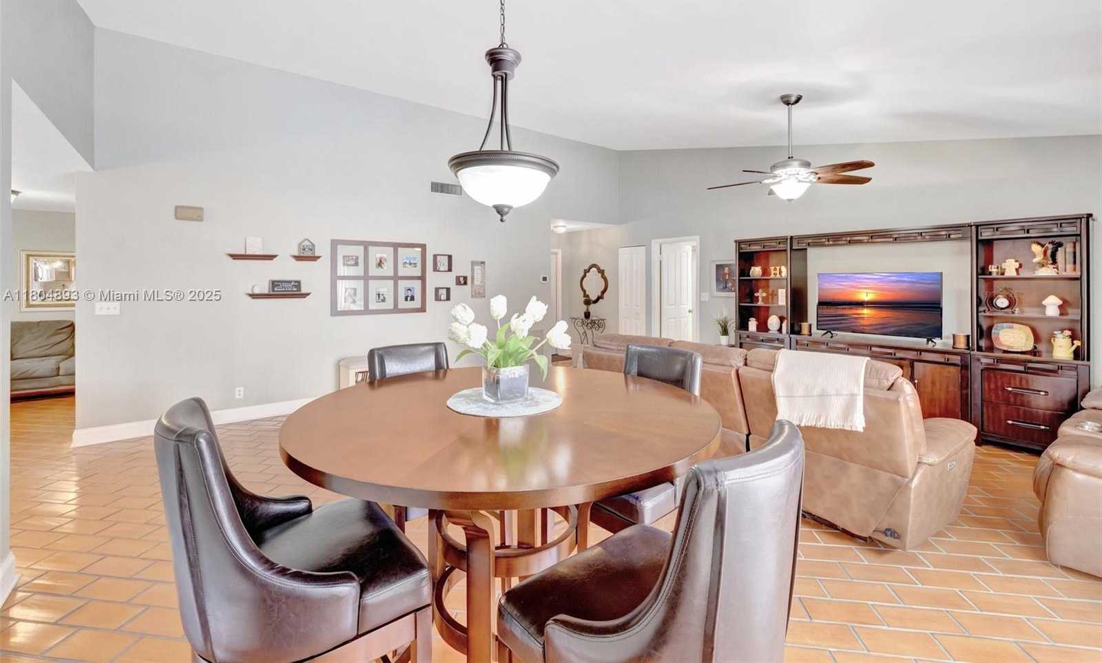 Small Image of 11955 Brim Way, Hollywood, FL 33026, USA Number 10