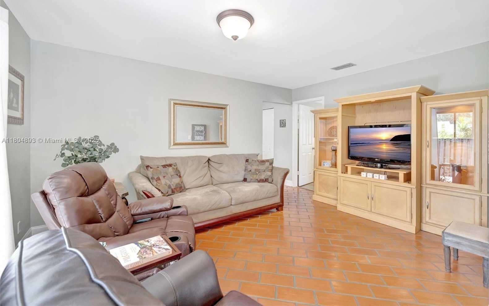 Small Image of 11955 Brim Way, Hollywood, FL 33026, USA Number 21