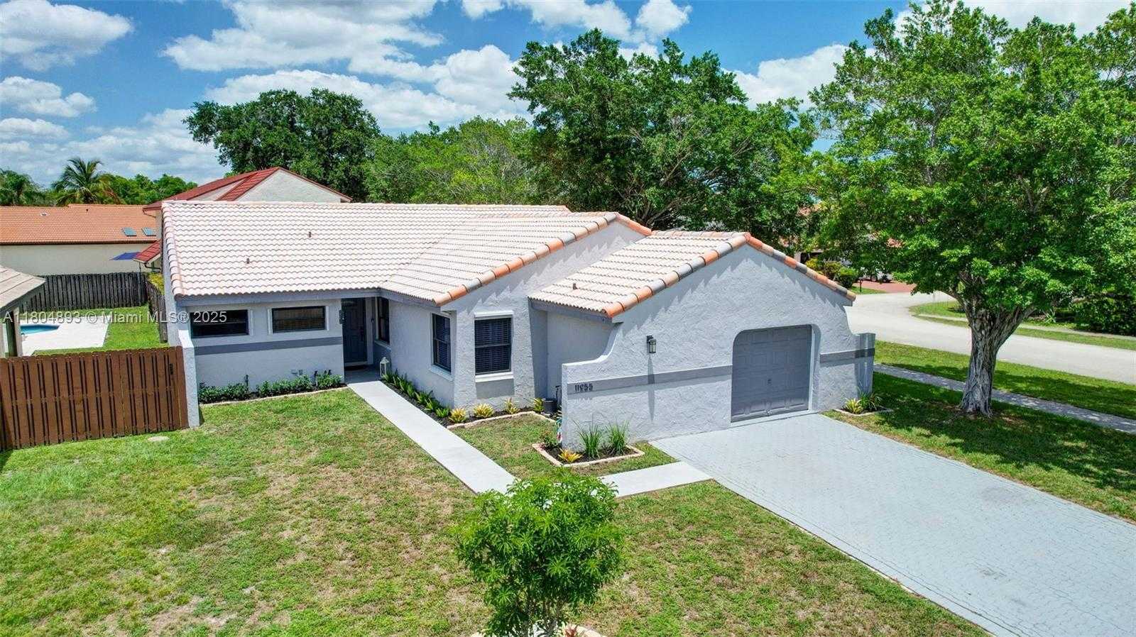 Small Image of 11955 Brim Way, Hollywood, FL 33026, USA Number 3