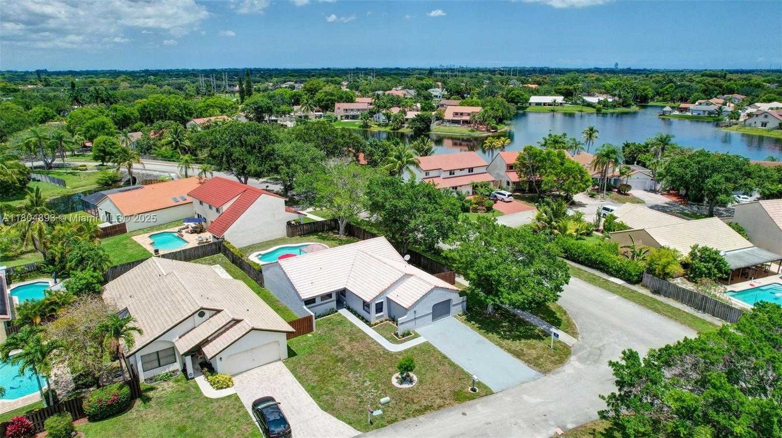 Small Image of 11955 Brim Way, Hollywood, FL 33026, USA Number 55