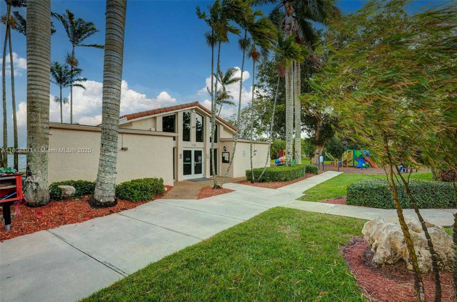 Small Image of 11955 Brim Way, Hollywood, FL 33026, USA Number 69