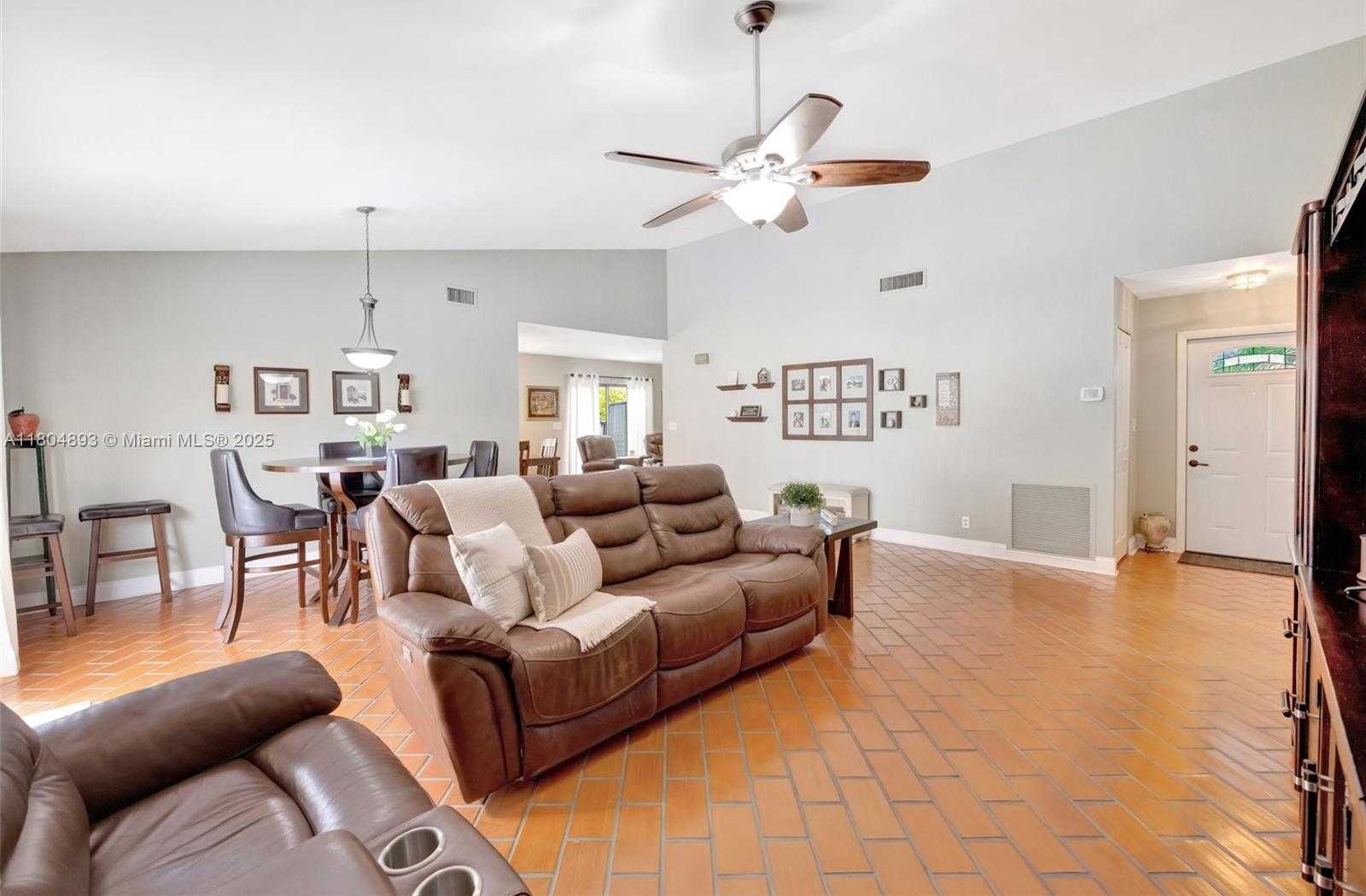 Small Image of 11955 Brim Way, Hollywood, FL 33026, USA Number 7