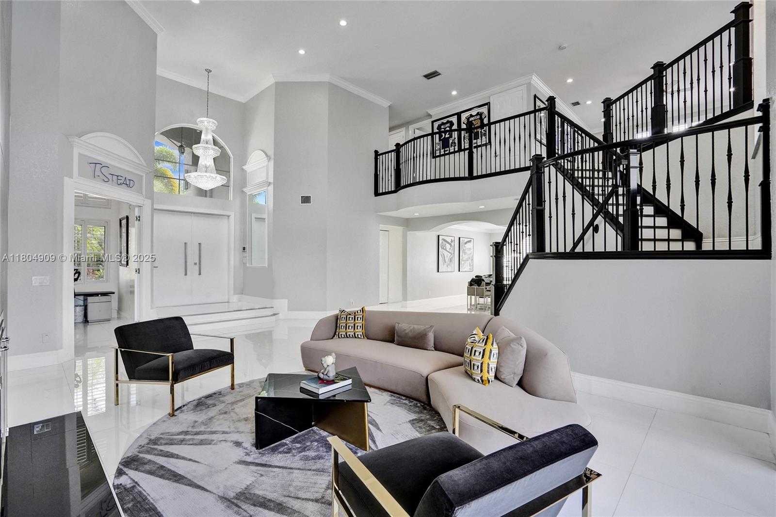 Small Image of 10457 LAUREL RD, Davie Number 2