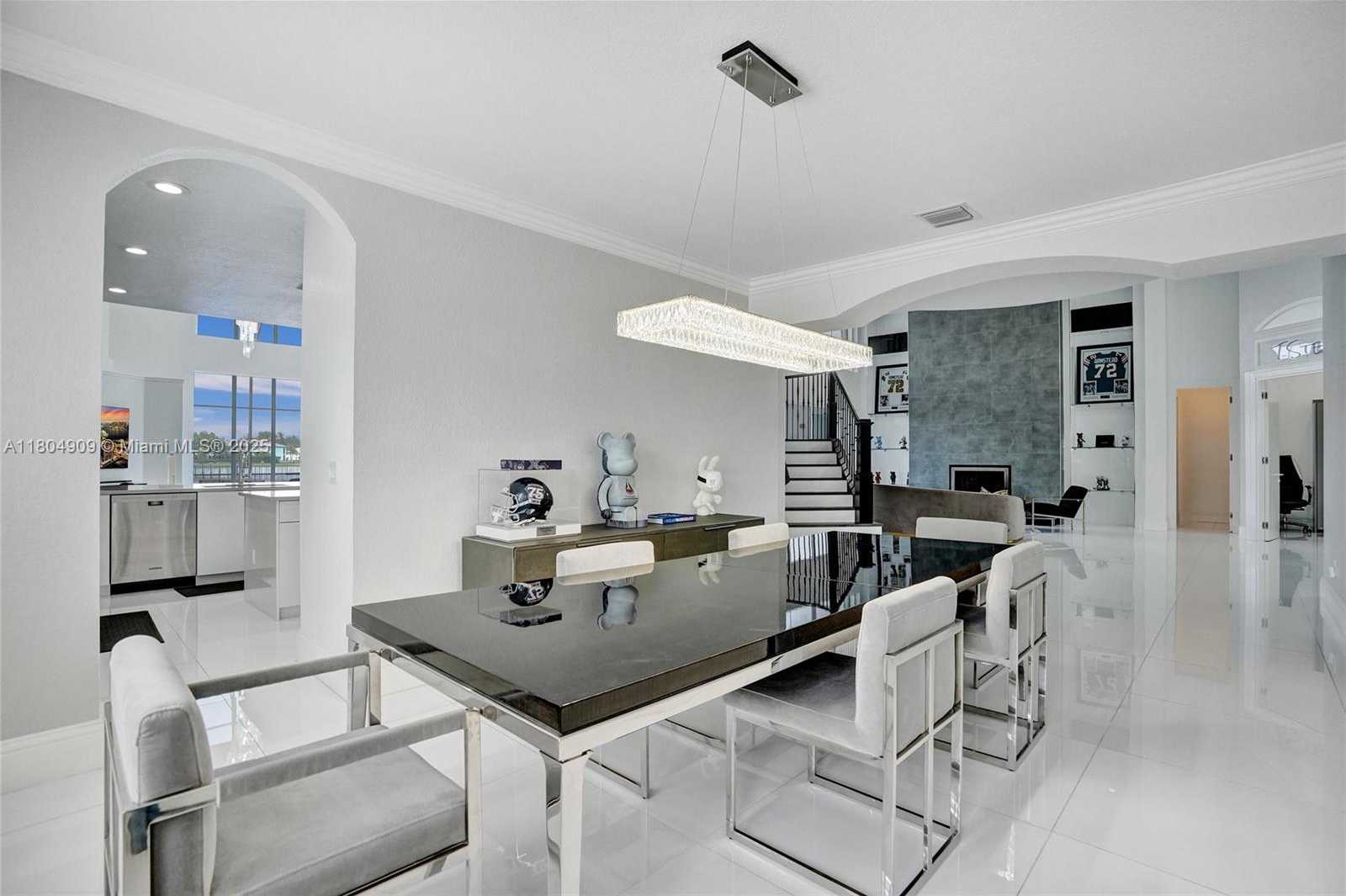 Small Image of 10457 LAUREL RD, Davie Number 20