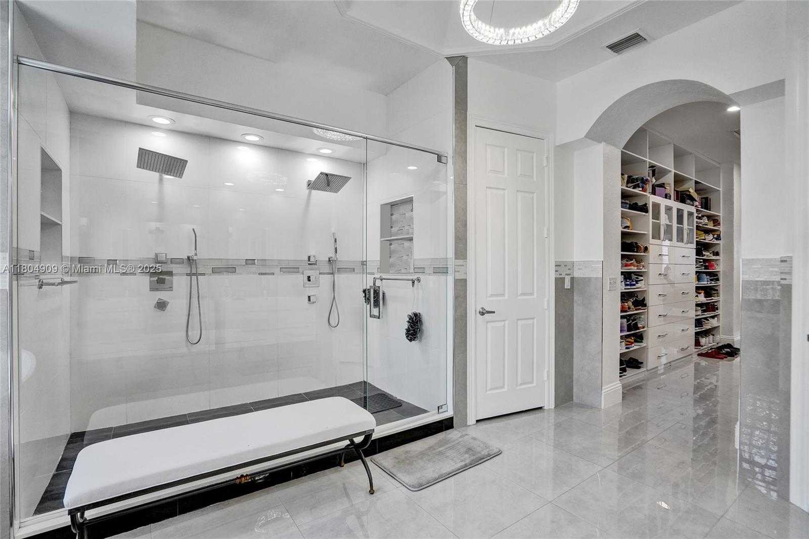 Small Image of 10457 LAUREL RD, Davie Number 30