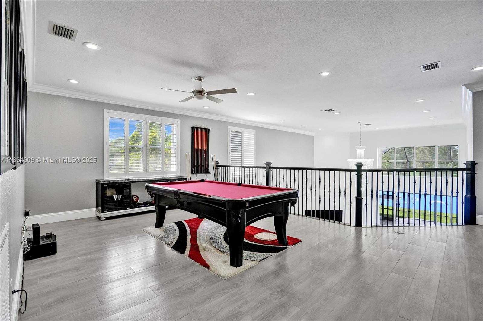 Small Image of 10457 LAUREL RD, Davie Number 41