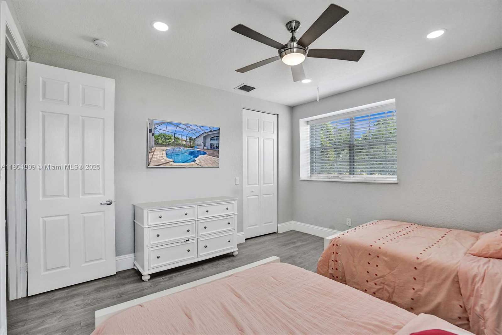 Small Image of 10457 LAUREL RD, Davie Number 49