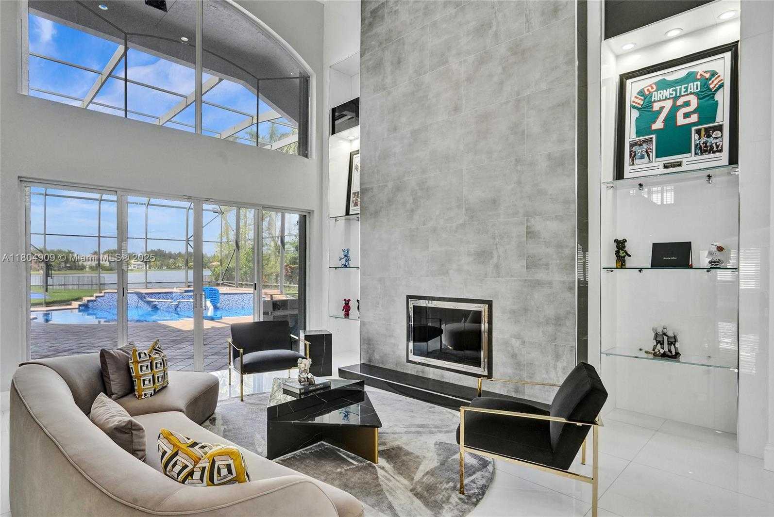 Small Image of 10457 LAUREL RD, Davie Number 5