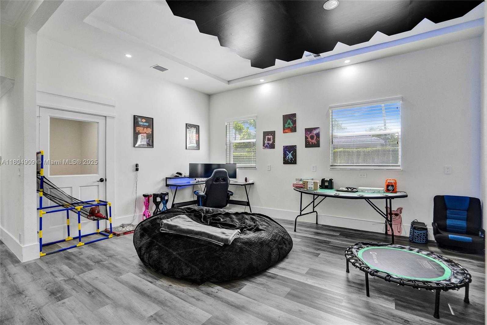 Small Image of 10457 LAUREL RD, Davie Number 59