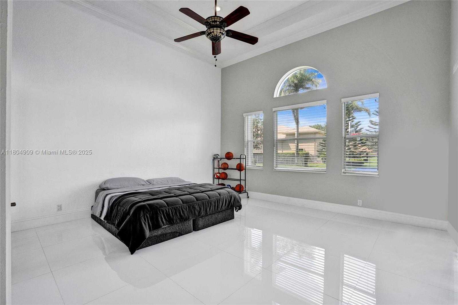 Small Image of 10457 LAUREL RD, Davie Number 62
