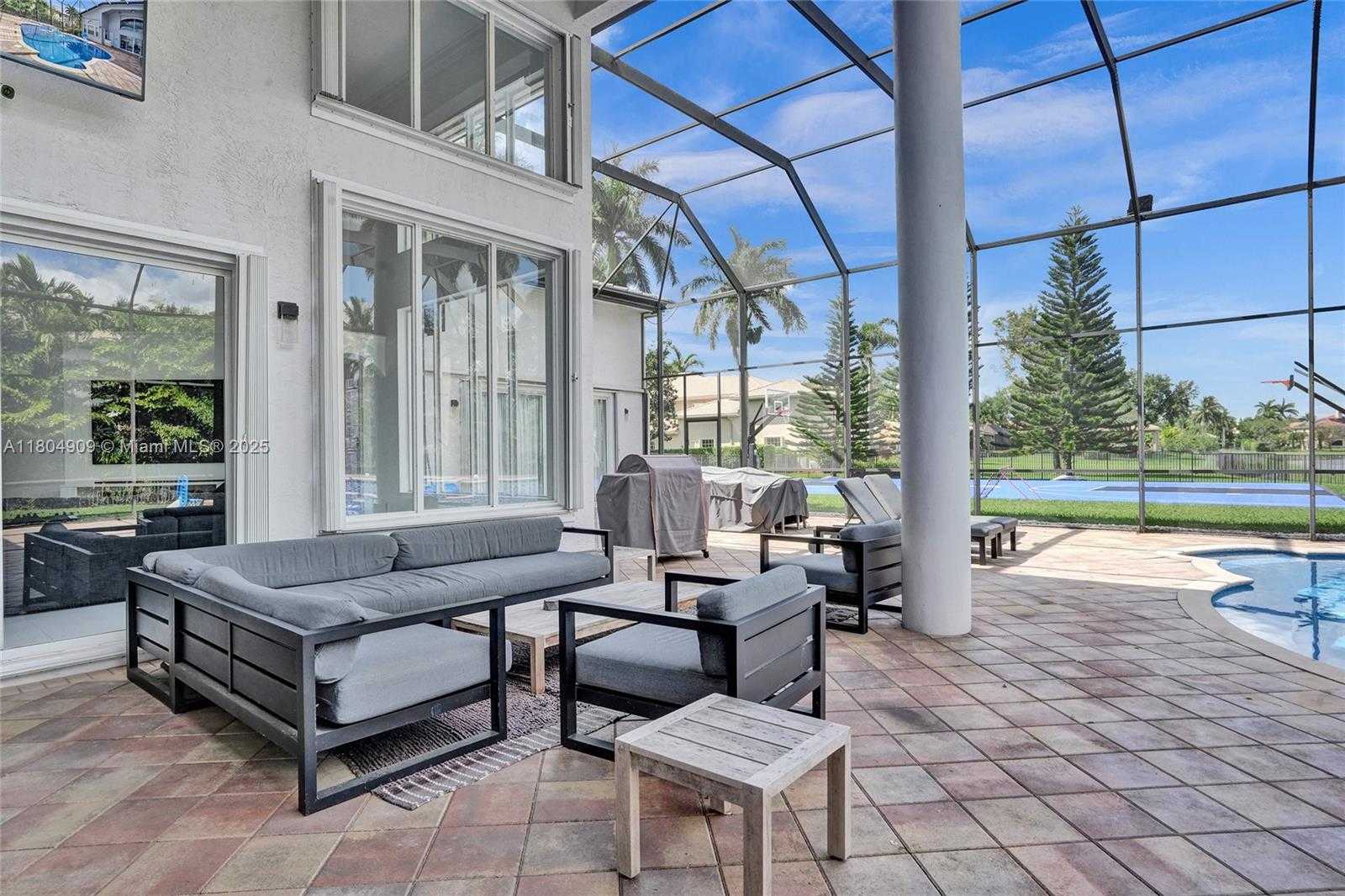 Small Image of 10457 LAUREL RD, Davie Number 68