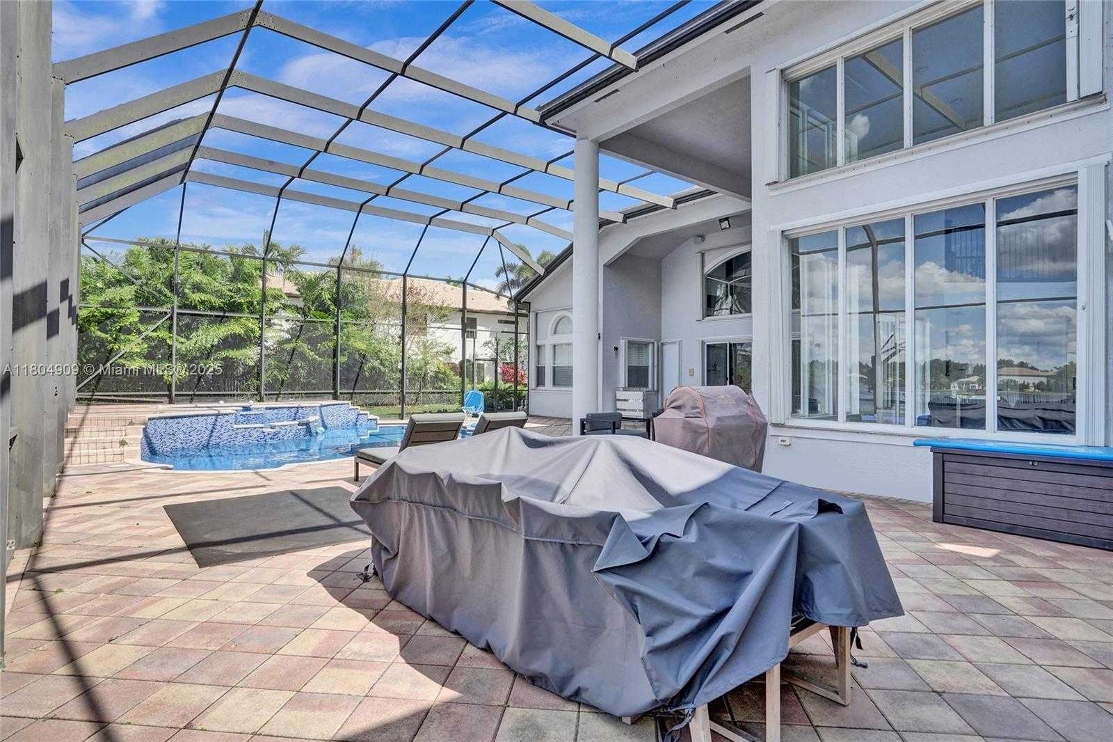 Small Image of 10457 LAUREL RD, Davie Number 72