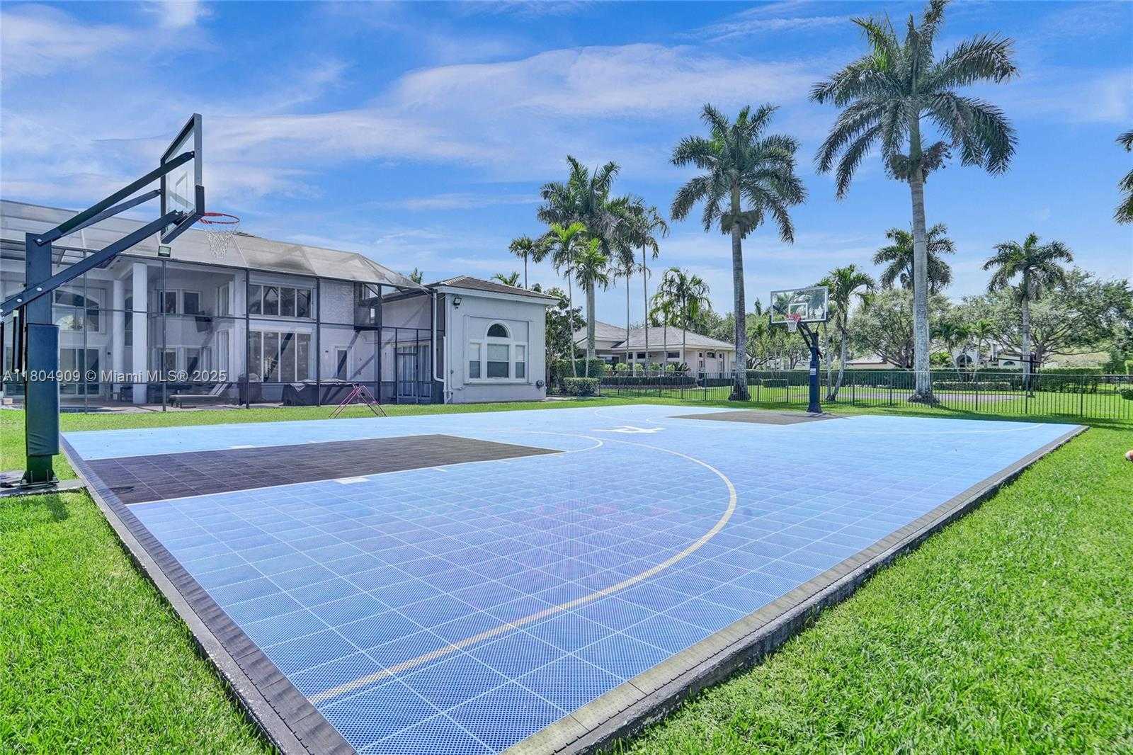 Small Image of 10457 LAUREL RD, Davie Number 81