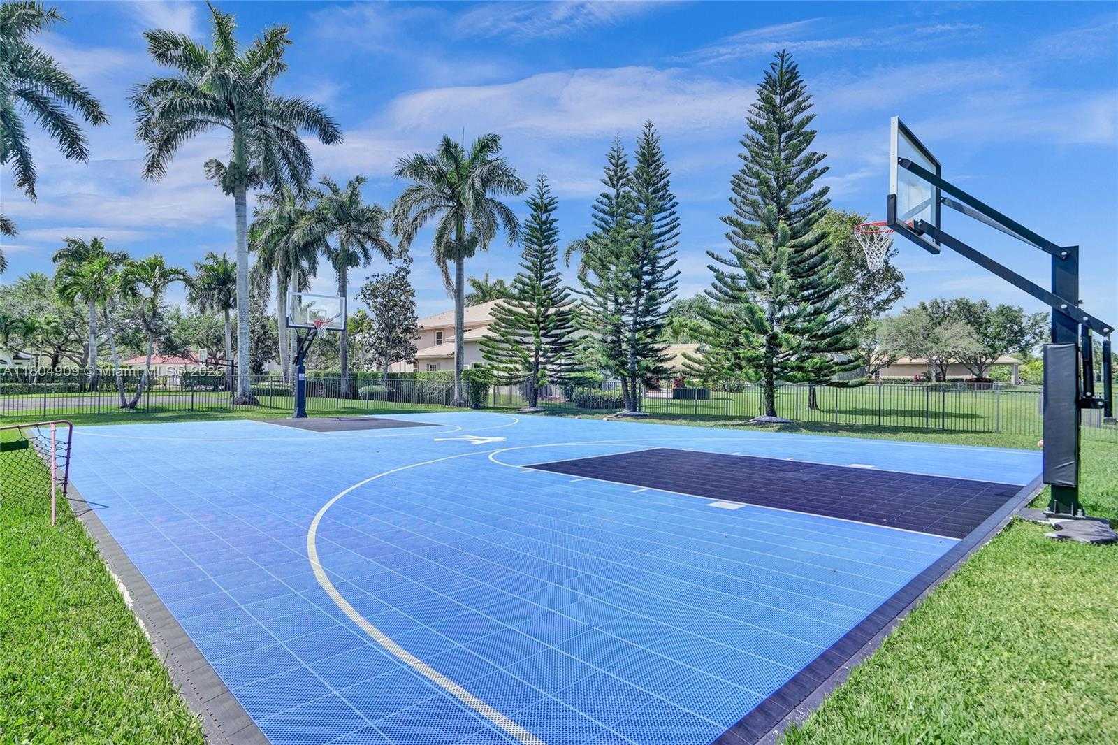 Small Image of 10457 LAUREL RD, Davie Number 82