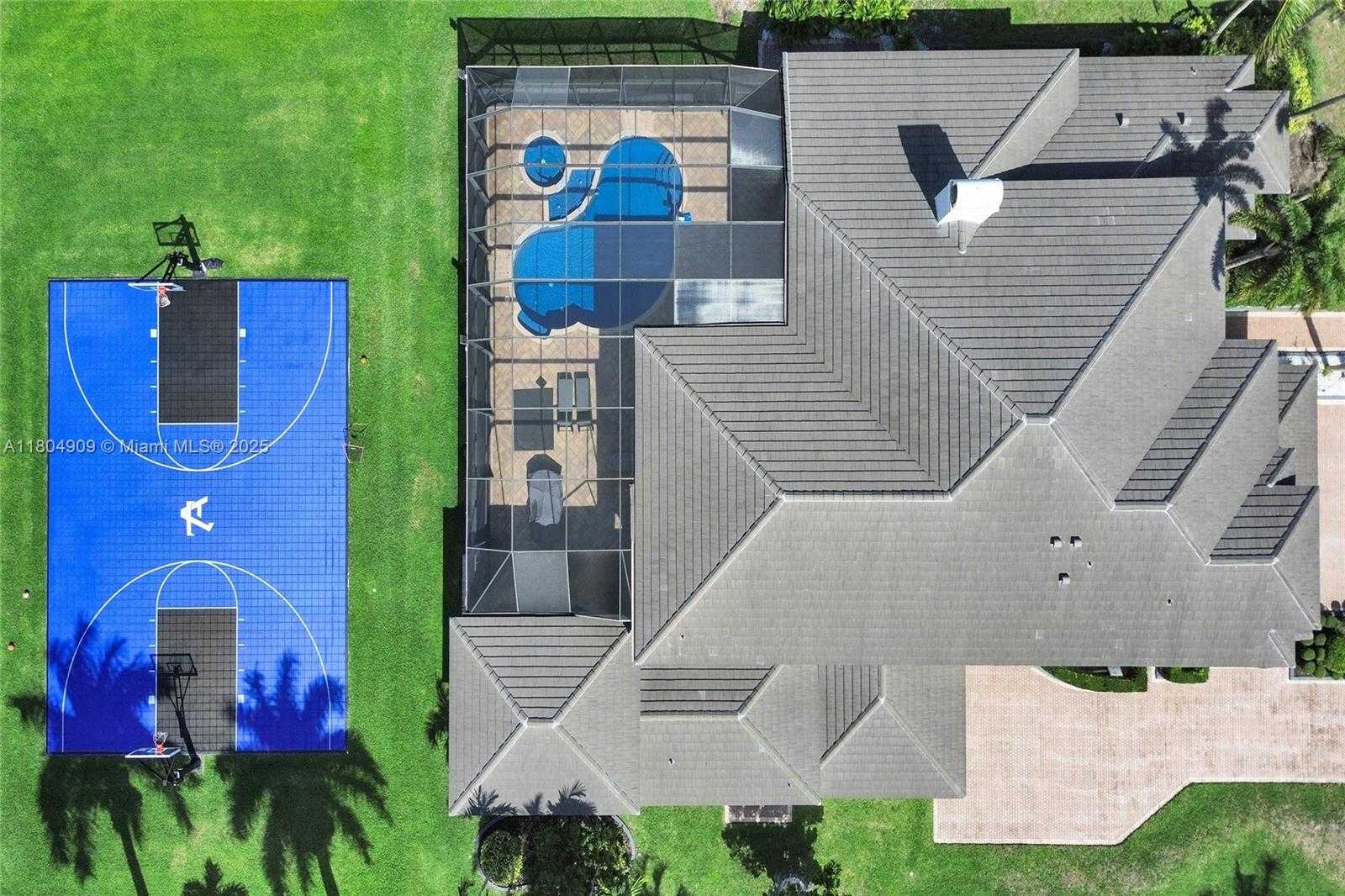 Small Image of 10457 LAUREL RD, Davie Number 87