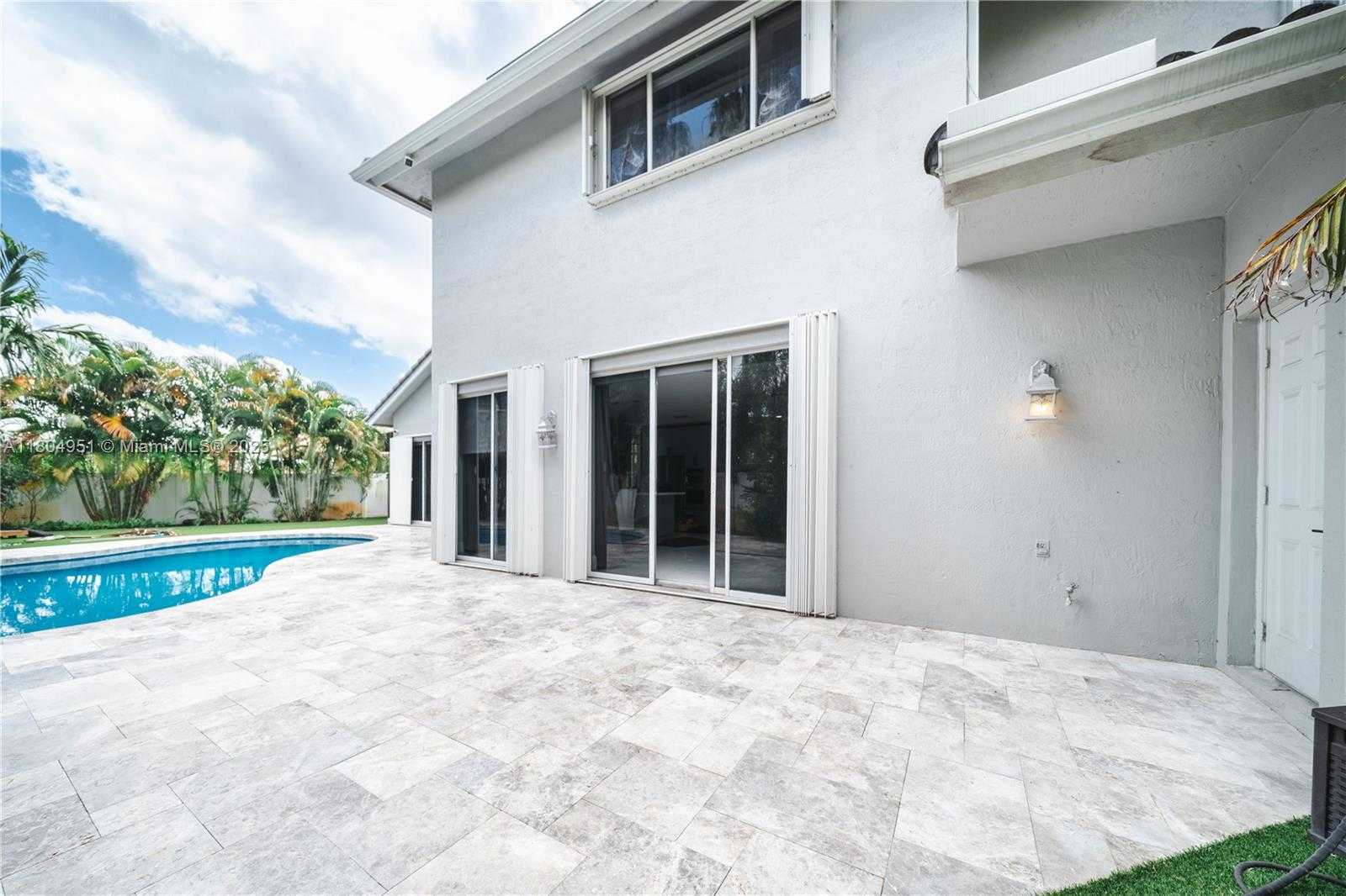 Small Image of 18201 NORTH WEST 16TH ST, Pembroke Pines Number 11