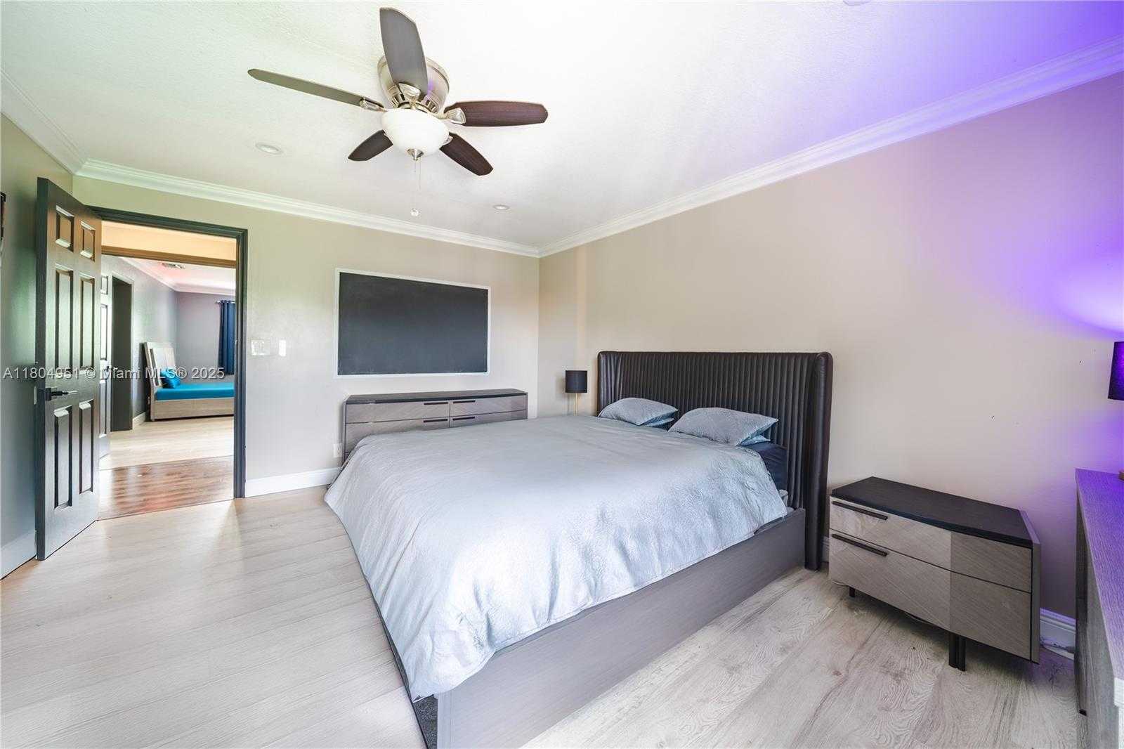 Small Image of 18201 NORTH WEST 16TH ST, Pembroke Pines Number 26