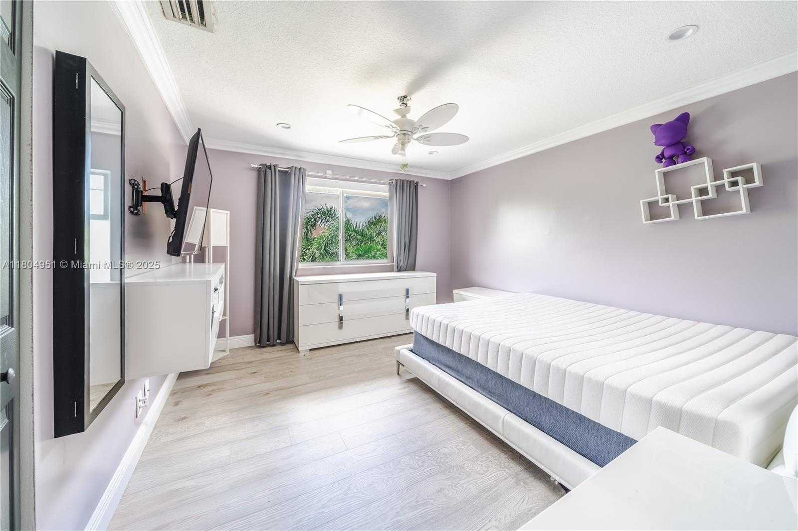 Small Image of 18201 NORTH WEST 16TH ST, Pembroke Pines Number 27