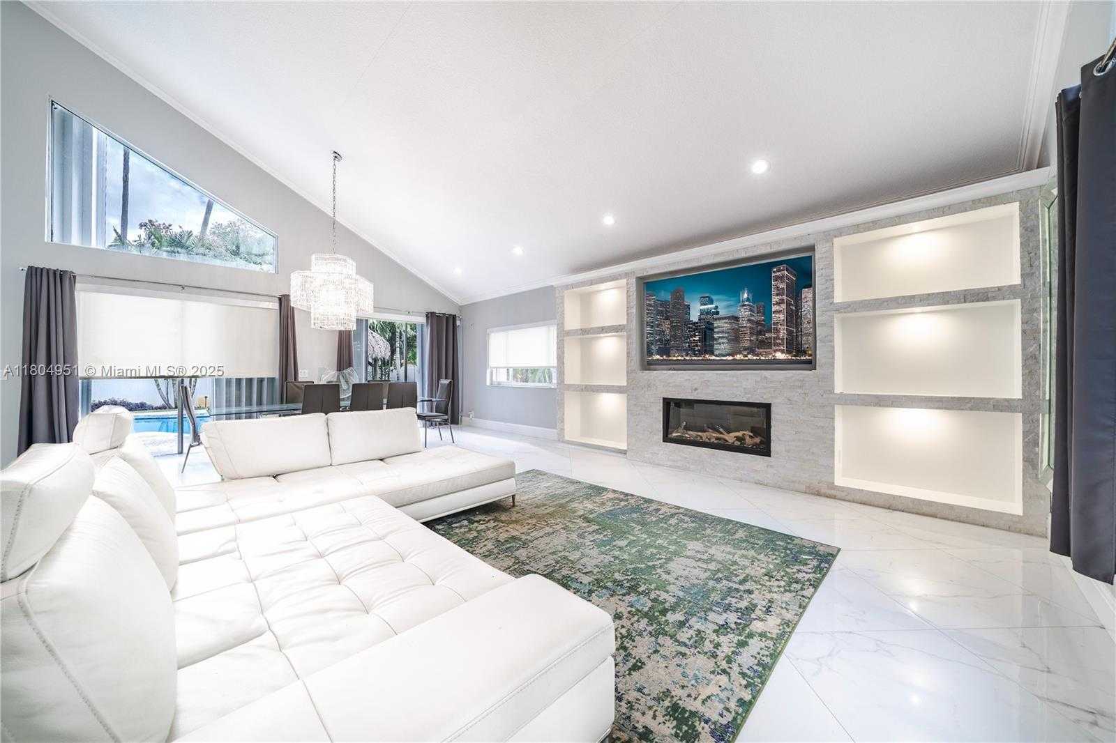 Small Image of 18201 NORTH WEST 16TH ST, Pembroke Pines Number 7