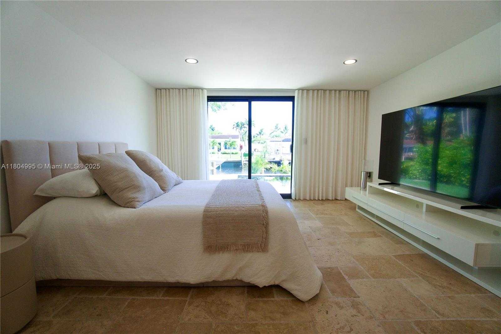 Small Image of 1112 MANDARIN ISLE, Fort Lauderdale Number 10