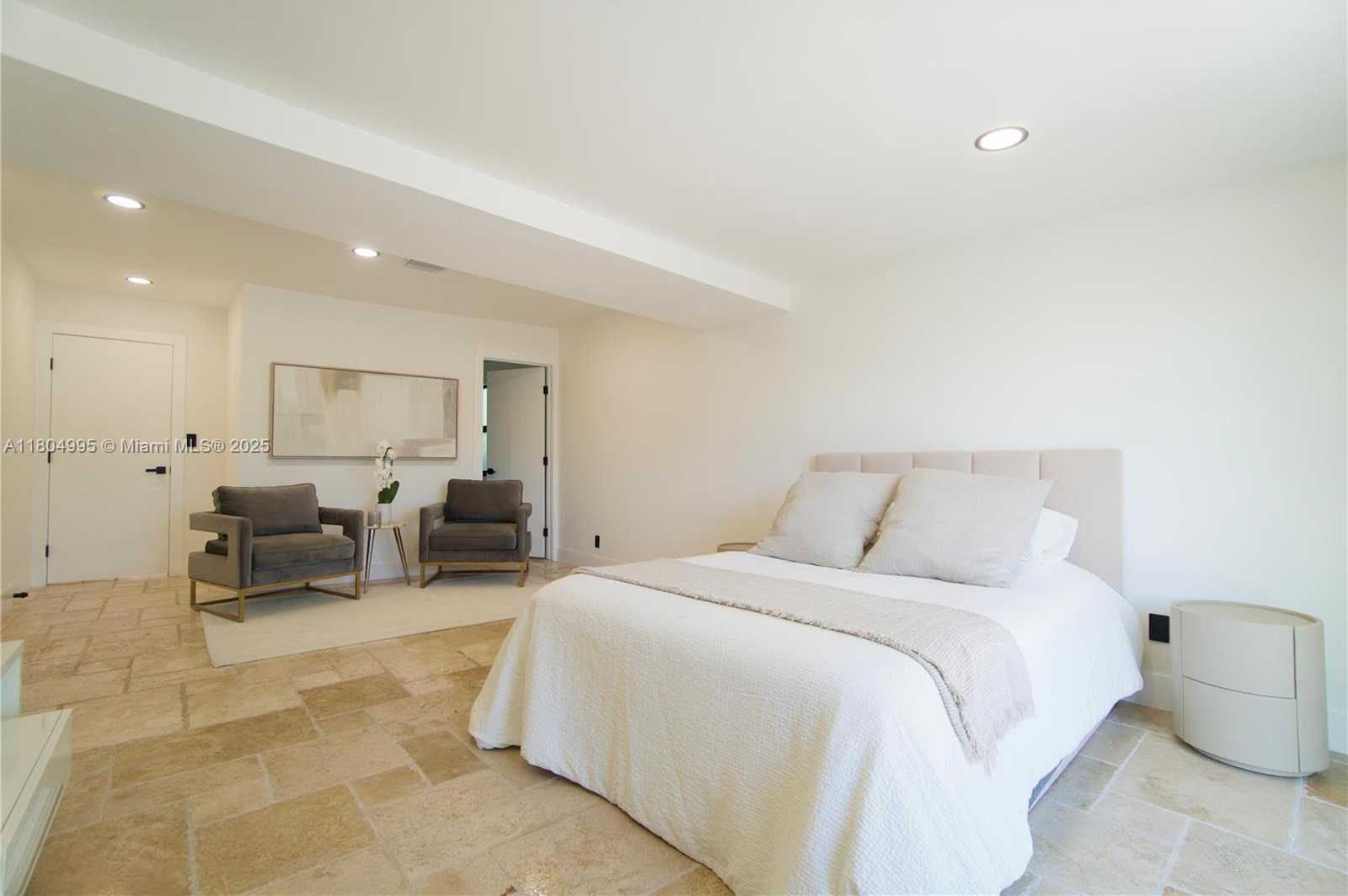 Small Image of 1112 MANDARIN ISLE, Fort Lauderdale Number 12