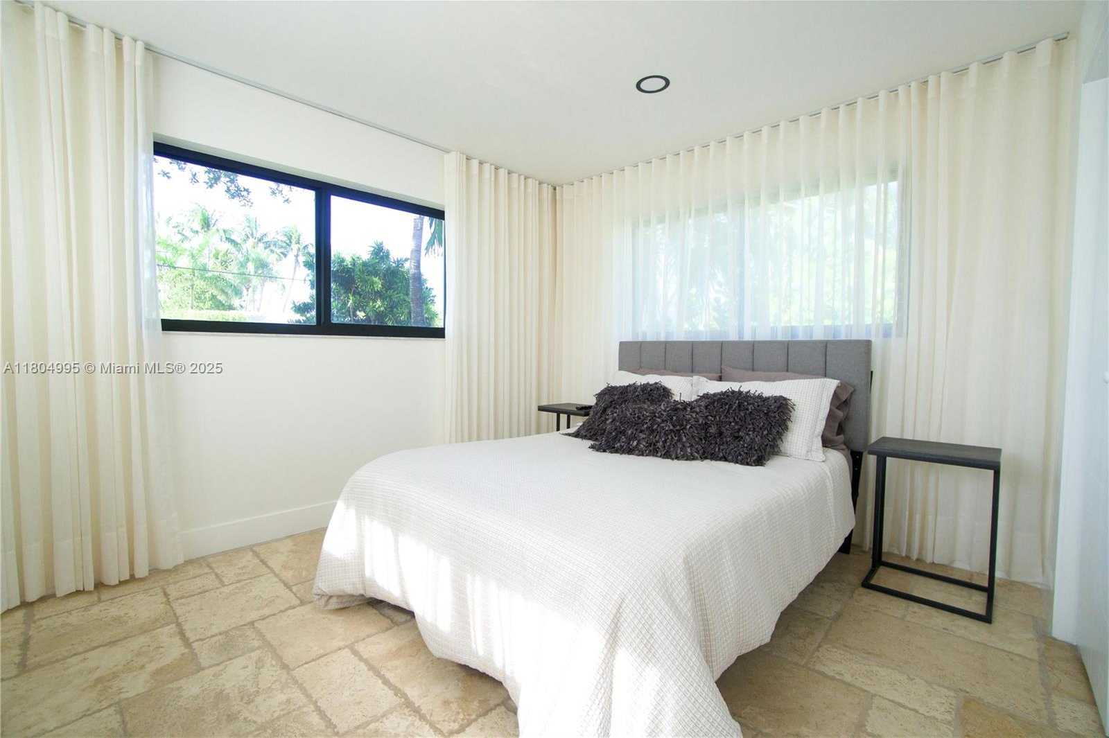 Small Image of 1112 MANDARIN ISLE, Fort Lauderdale Number 15