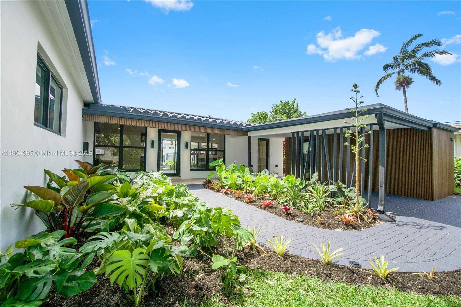 Small Image of 1112 MANDARIN ISLE, Fort Lauderdale Number 2