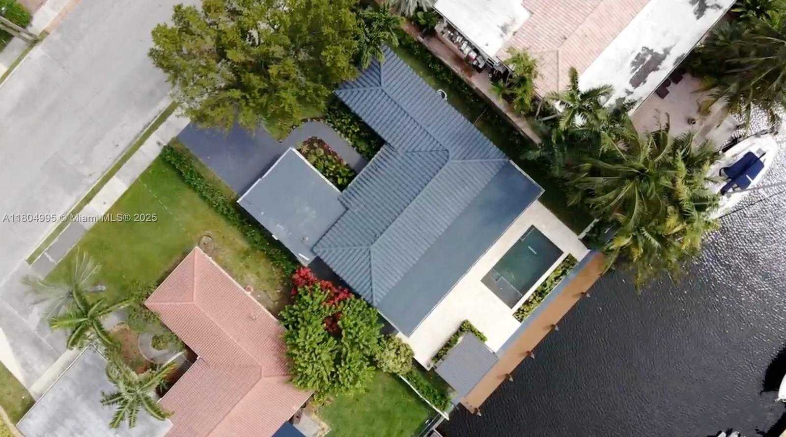 Small Image of 1112 MANDARIN ISLE, Fort Lauderdale Number 5