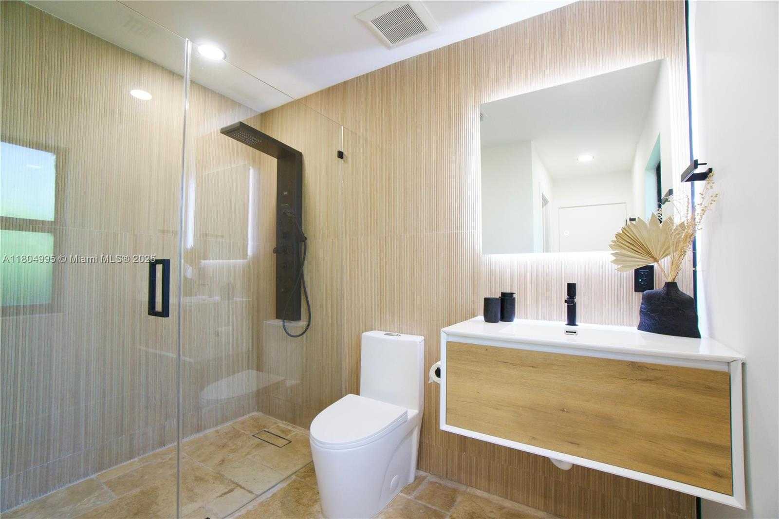 Small Image of 1112 MANDARIN ISLE, Fort Lauderdale Number 8
