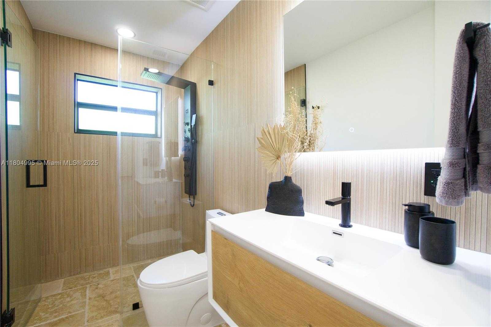 Small Image of 1112 MANDARIN ISLE, Fort Lauderdale Number 9