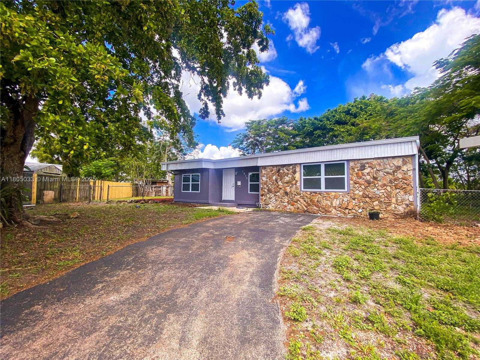 Small Image of 7915 NORTH WEST 73RD AVE, Tamarac Number 3