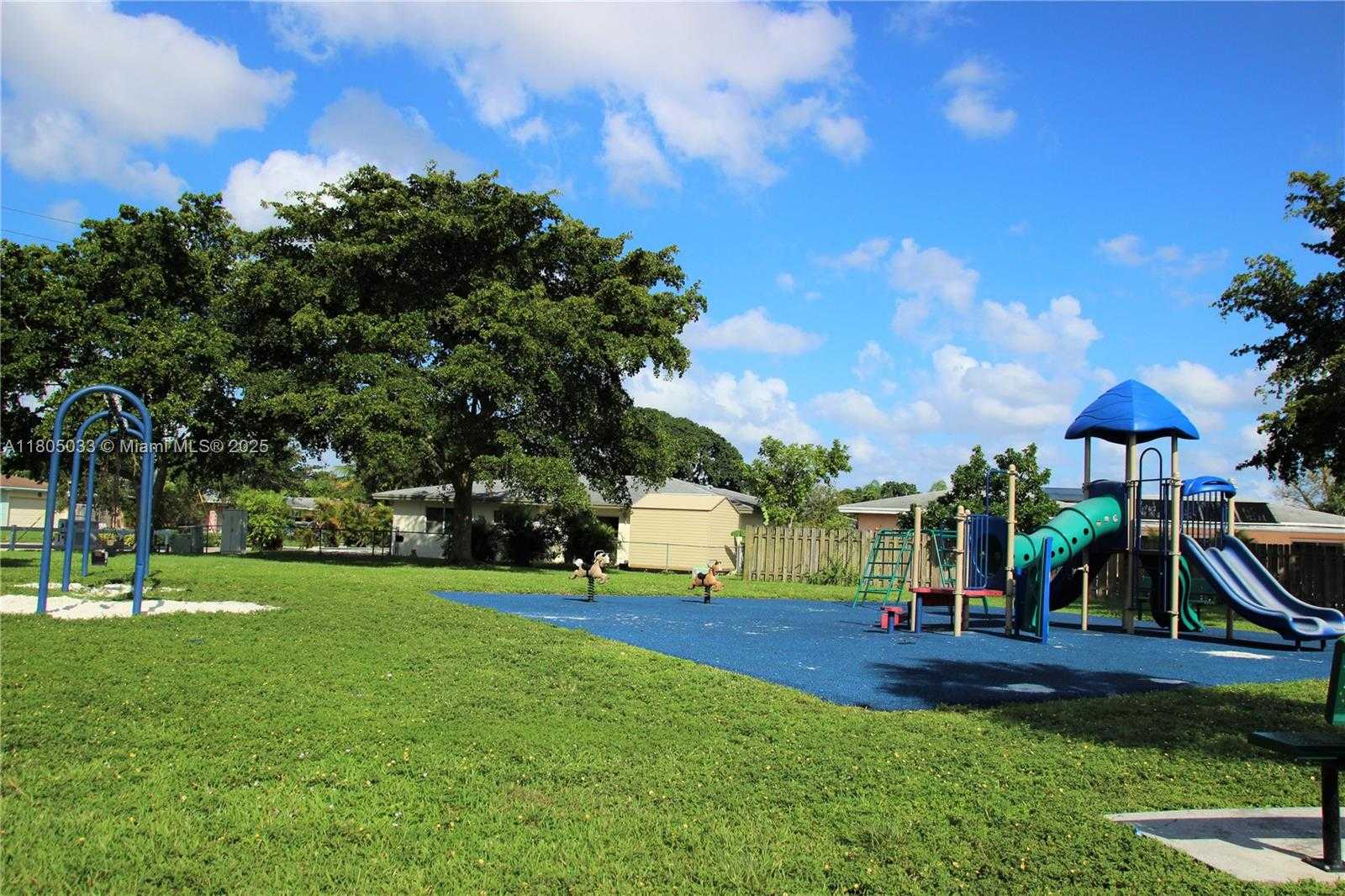 Small Image of 7915 NORTH WEST 73RD AVE, Tamarac Number 35