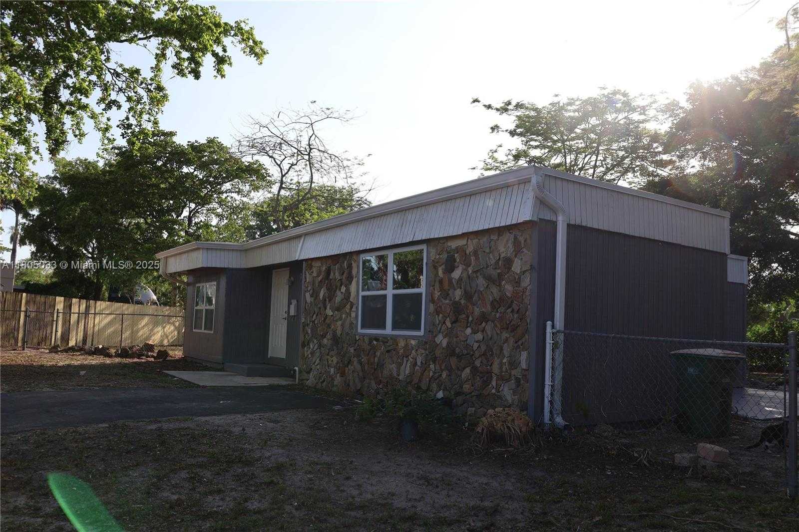 Small Image of 7915 NORTH WEST 73RD AVE, Tamarac Number 39