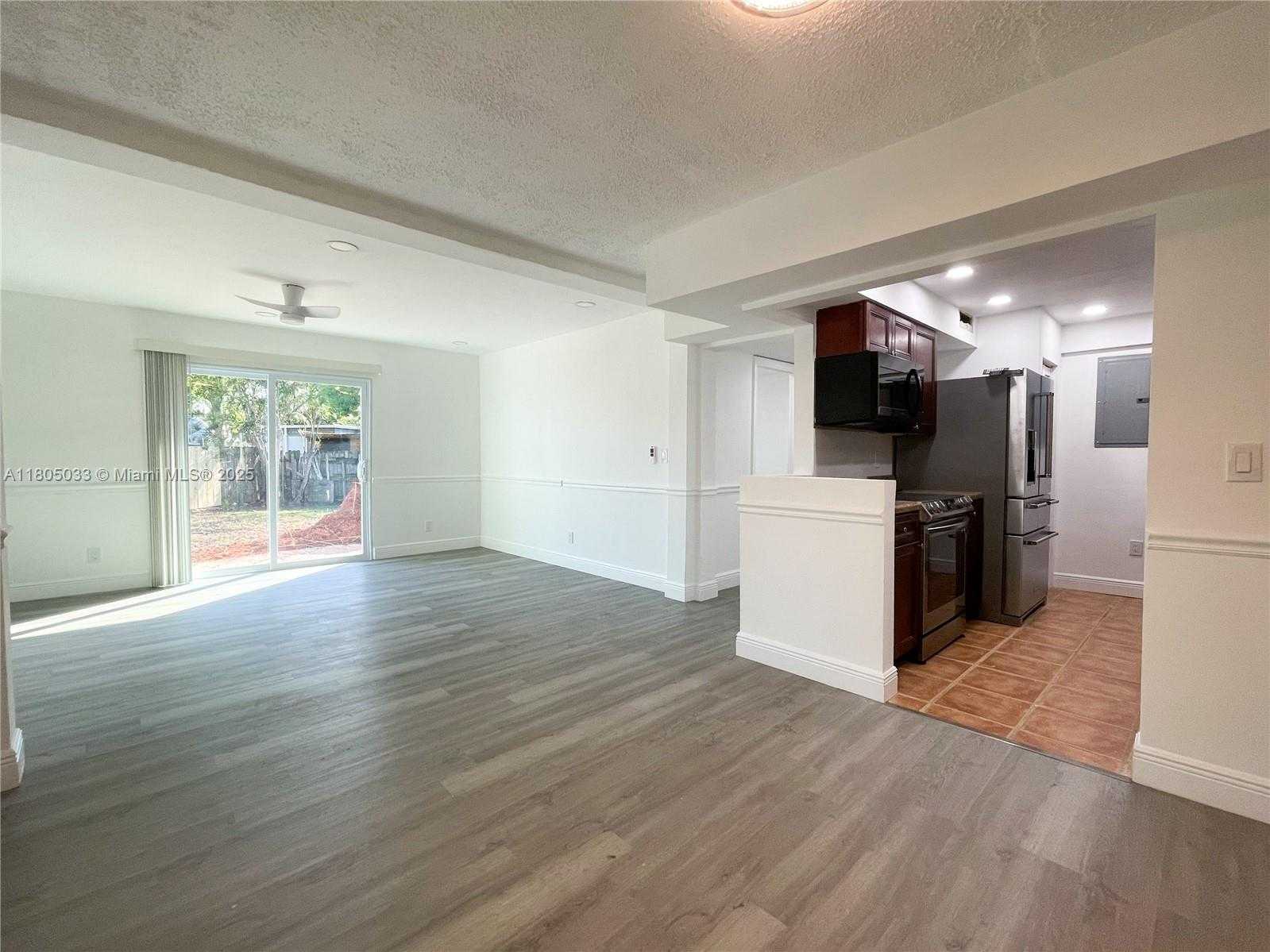 Small Image of 7915 NORTH WEST 73RD AVE, Tamarac Number 4