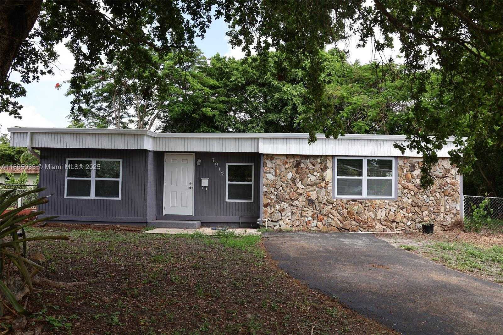 Small Image of 7915 NORTH WEST 73RD AVE, Tamarac Number 40