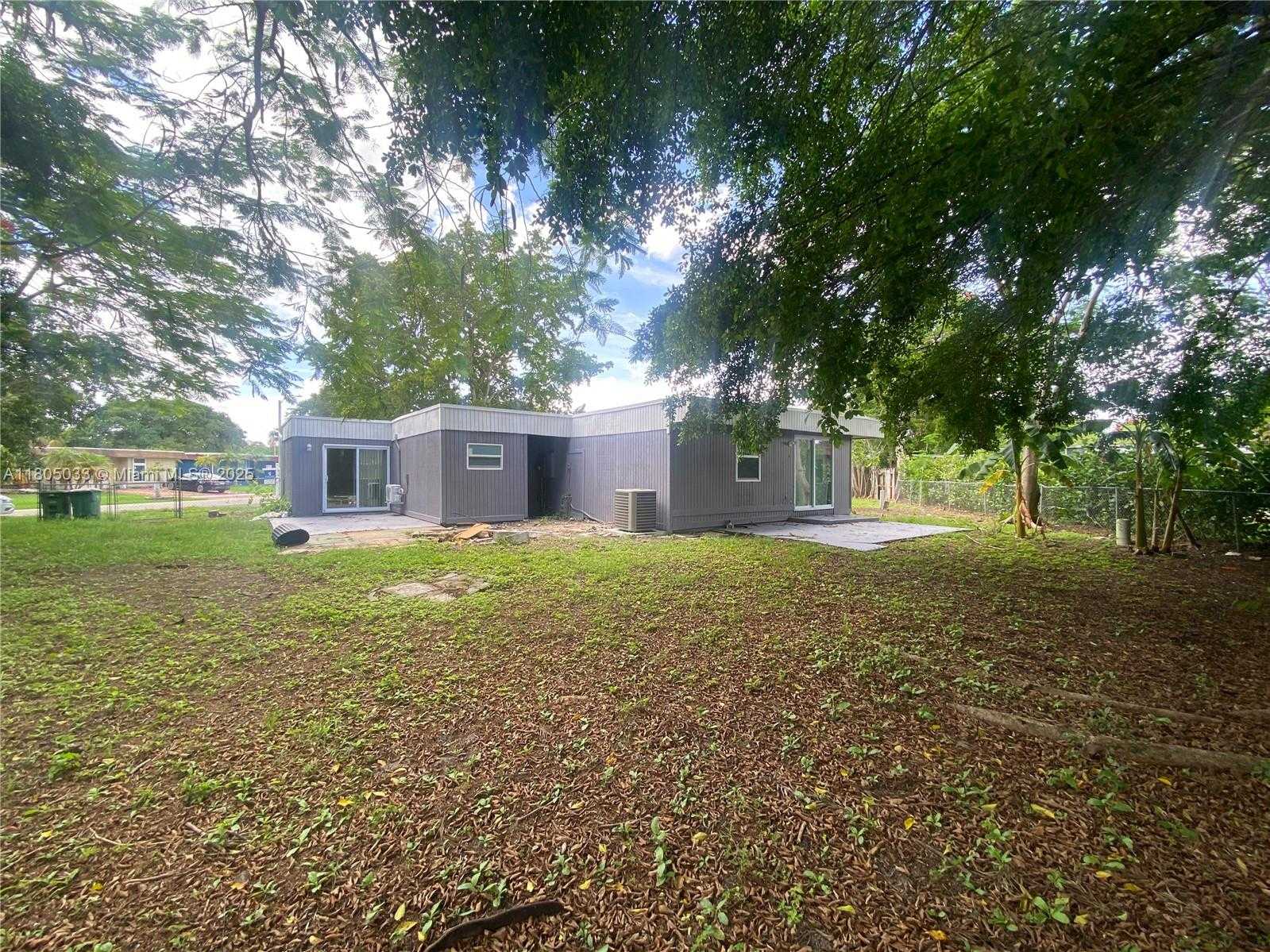 Small Image of 7915 NORTH WEST 73RD AVE, Tamarac Number 43