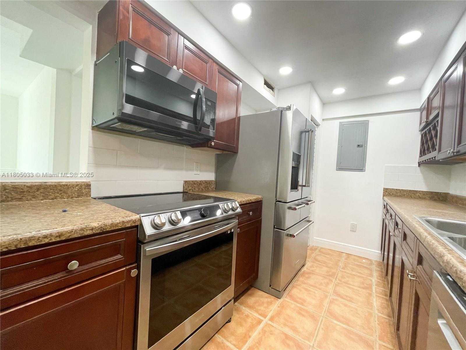 Small Image of 7915 NORTH WEST 73RD AVE, Tamarac Number 8
