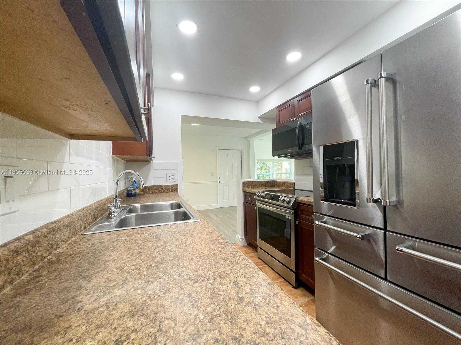 Small Image of 7915 NORTH WEST 73RD AVE, Tamarac Number 9