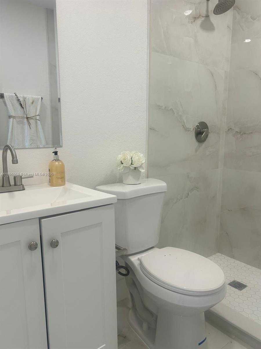 Small Image of 6271 FARRAGUT ST, Hollywood Number 14