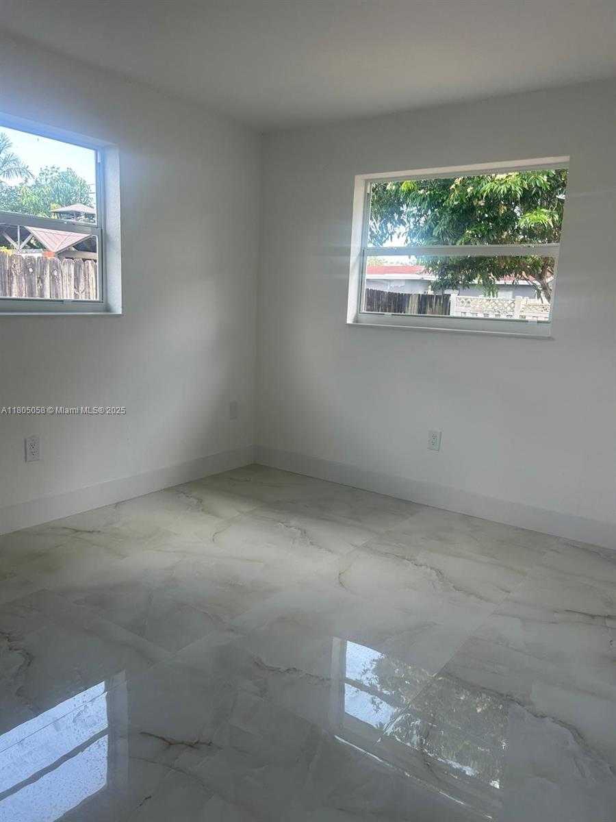 Small Image of 6271 FARRAGUT ST, Hollywood Number 15