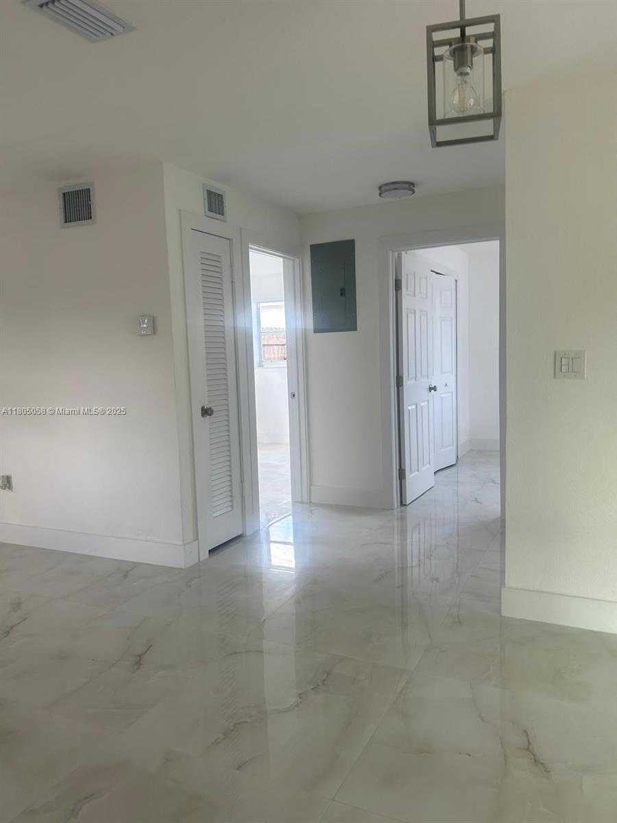 Small Image of 6271 FARRAGUT ST, Hollywood Number 16