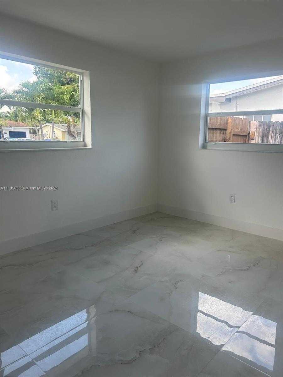 Small Image of 6271 FARRAGUT ST, Hollywood Number 17