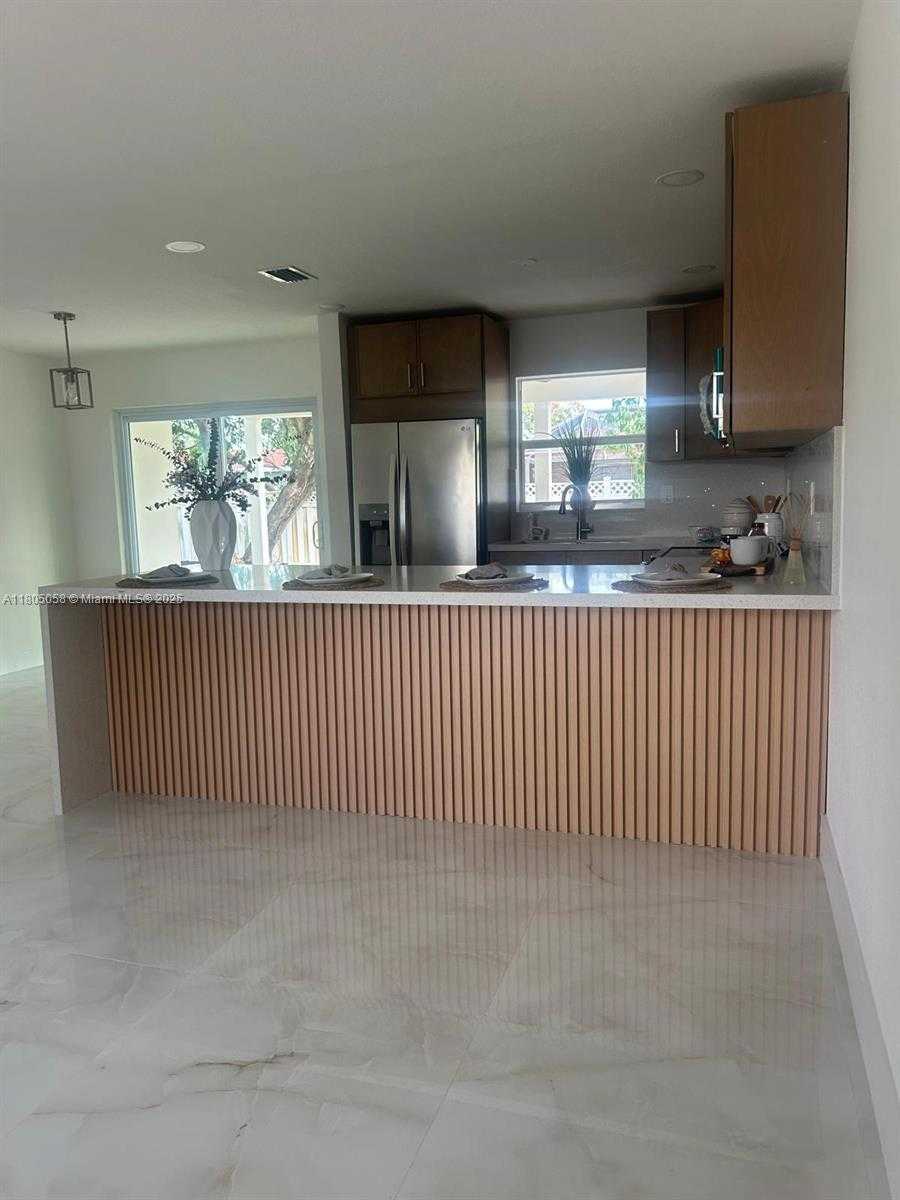 Small Image of 6271 FARRAGUT ST, Hollywood Number 5