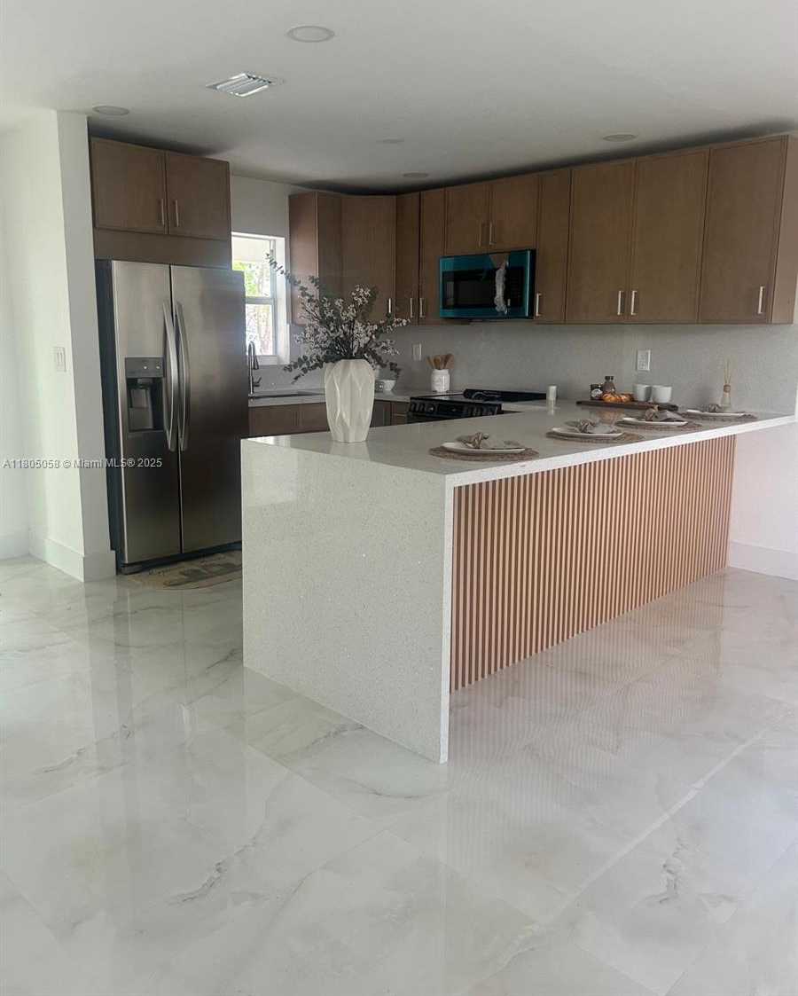 Small Image of 6271 FARRAGUT ST, Hollywood Number 6
