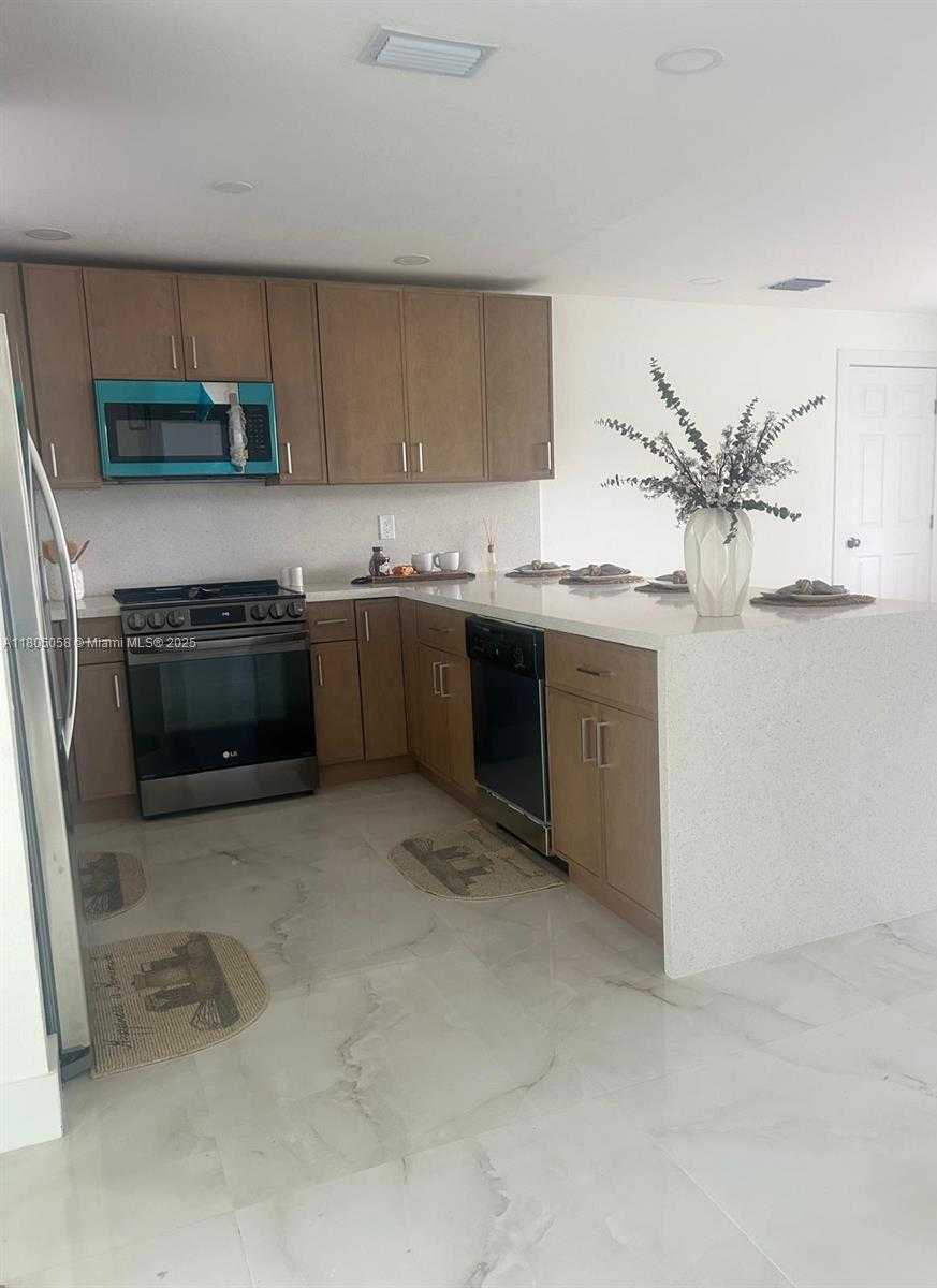Small Image of 6271 FARRAGUT ST, Hollywood Number 7